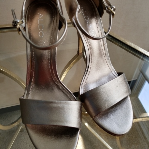 Aldo sandals - Picture 1 of 4